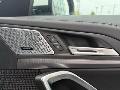 2025 BMW X1 — миниатюра 24