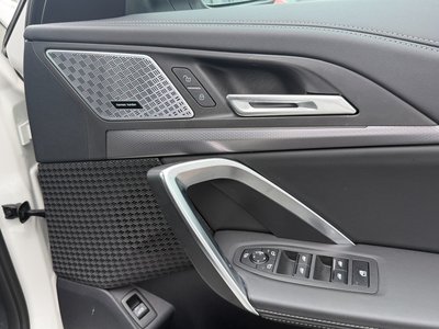 2025 BMW X1 — миниатюра 23