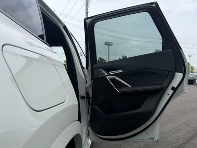 2025 BMW X1 — миниатюра 11