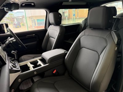 2025 LAND Rover DEFENDER — миниатюра 18