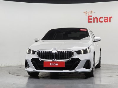 2024 BMW 5 SERIES photo 2