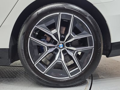 2024 BMW 5 SERIES photo 8