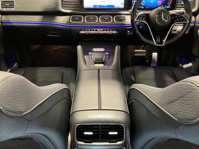 2025 Mercedes-BENZ GLS — миниатюра 32
