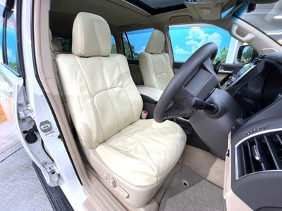 TOYOTA LAND CRUISER PRADO - 8