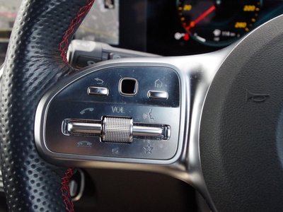 MERCEDES-BENZ GLB - 9