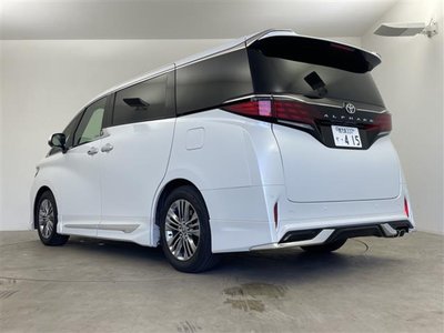 2025 Toyota ALPHARD — фото 7