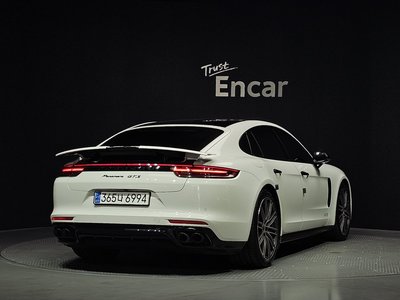 PORSCHE PANAMERA - 3