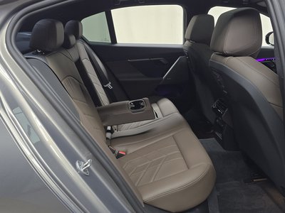 2025 BMW 5 SERIES 缩略图 17