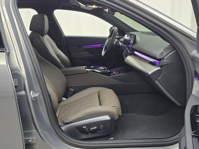 2025 BMW 5 SERIES 缩略图 16