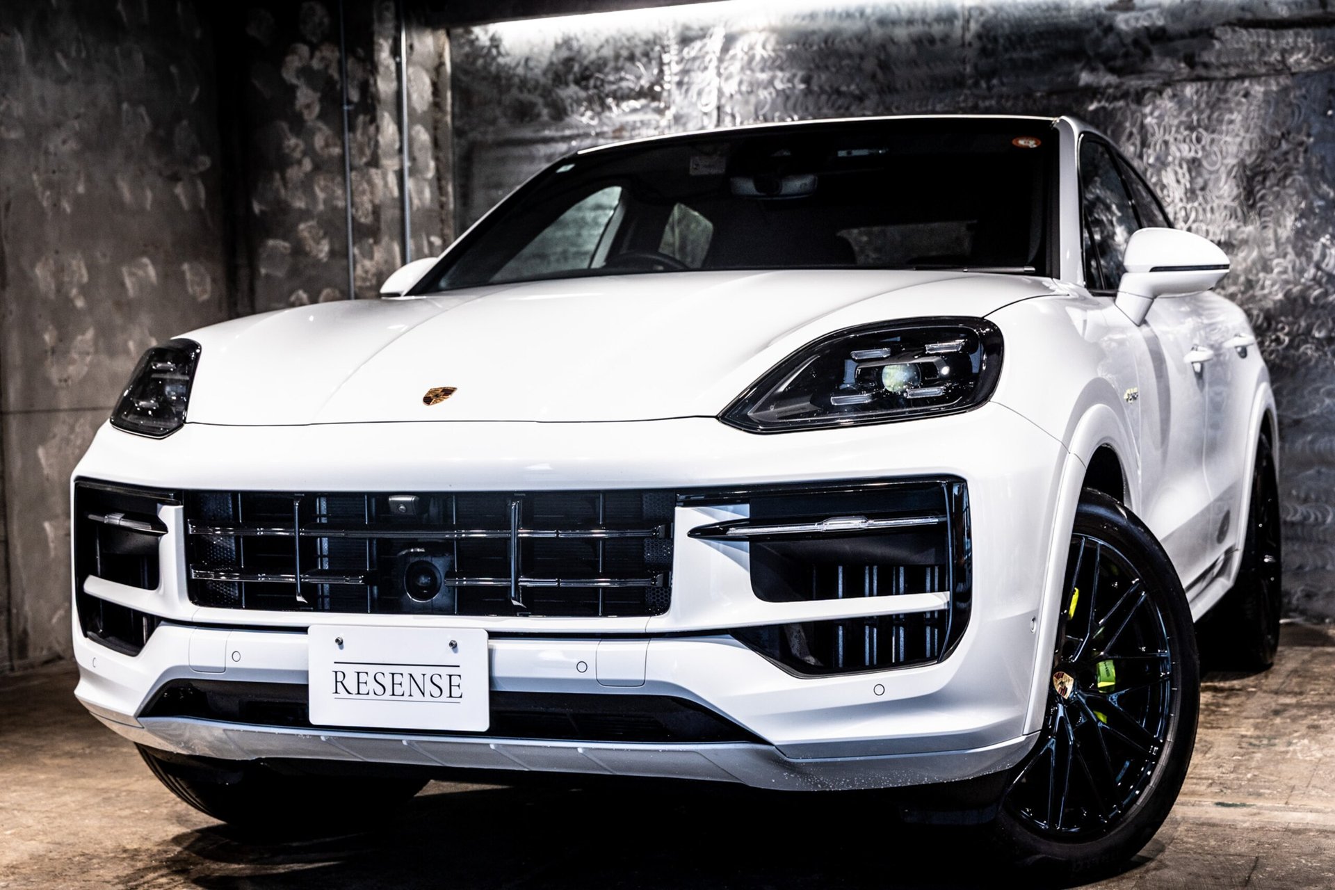 PORSCHE CAYENNE COUPE - View 1