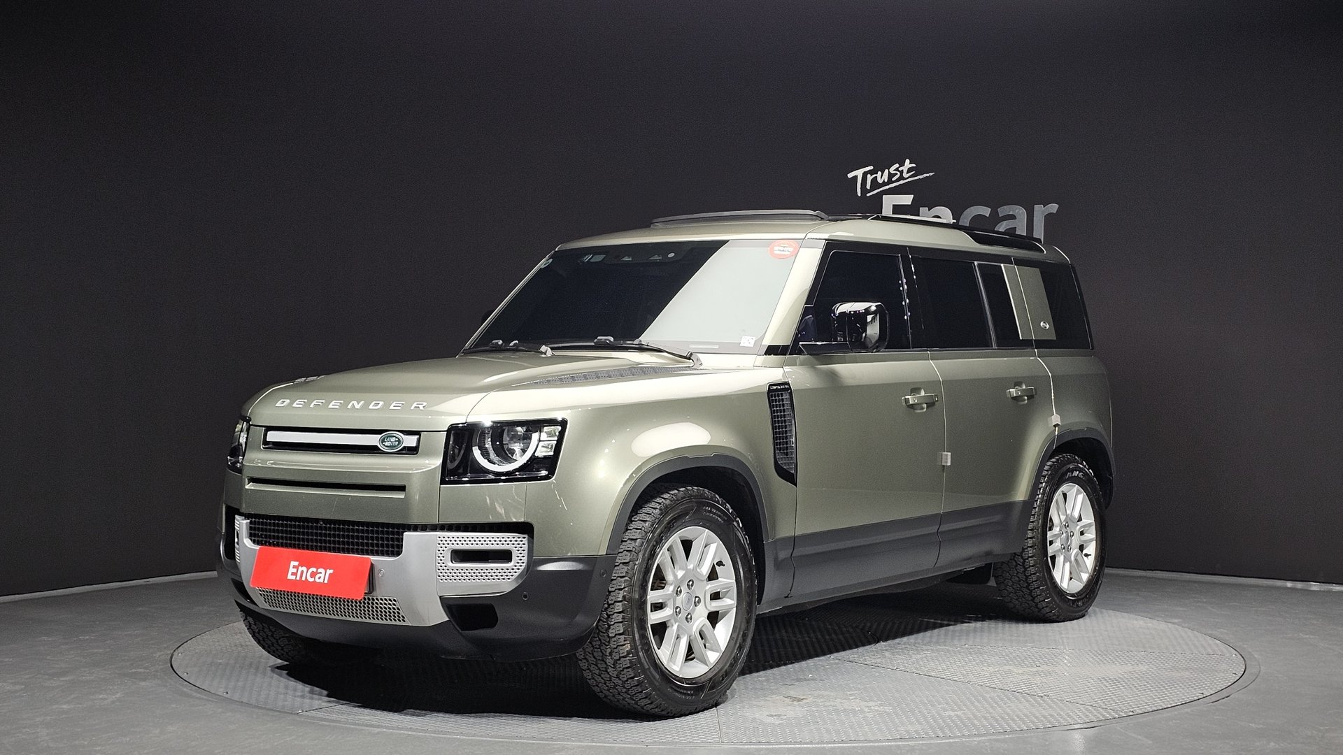 LAND ROVER DEFENDER - View 1