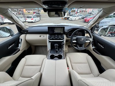 TOYOTA LAND CRUISER 300 - 7