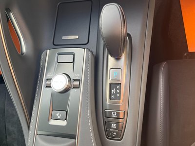 صورة مصغرة 19 لـ 2023 Lexus LC