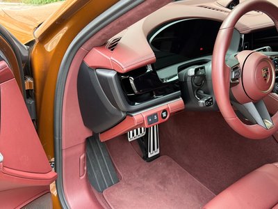 PORSCHE PANAMERA - 8