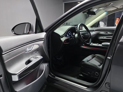 2022 Genesis GV70 thumbnail 13