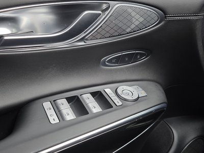 2022 Genesis GV70 thumbnail 28