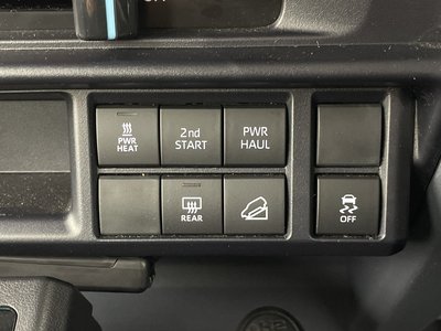 TOYOTA LAND CRUISER 70 - 7