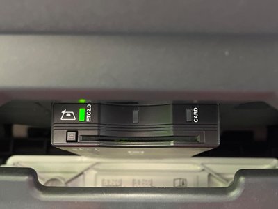 LAND ROVER DEFENDER - 10