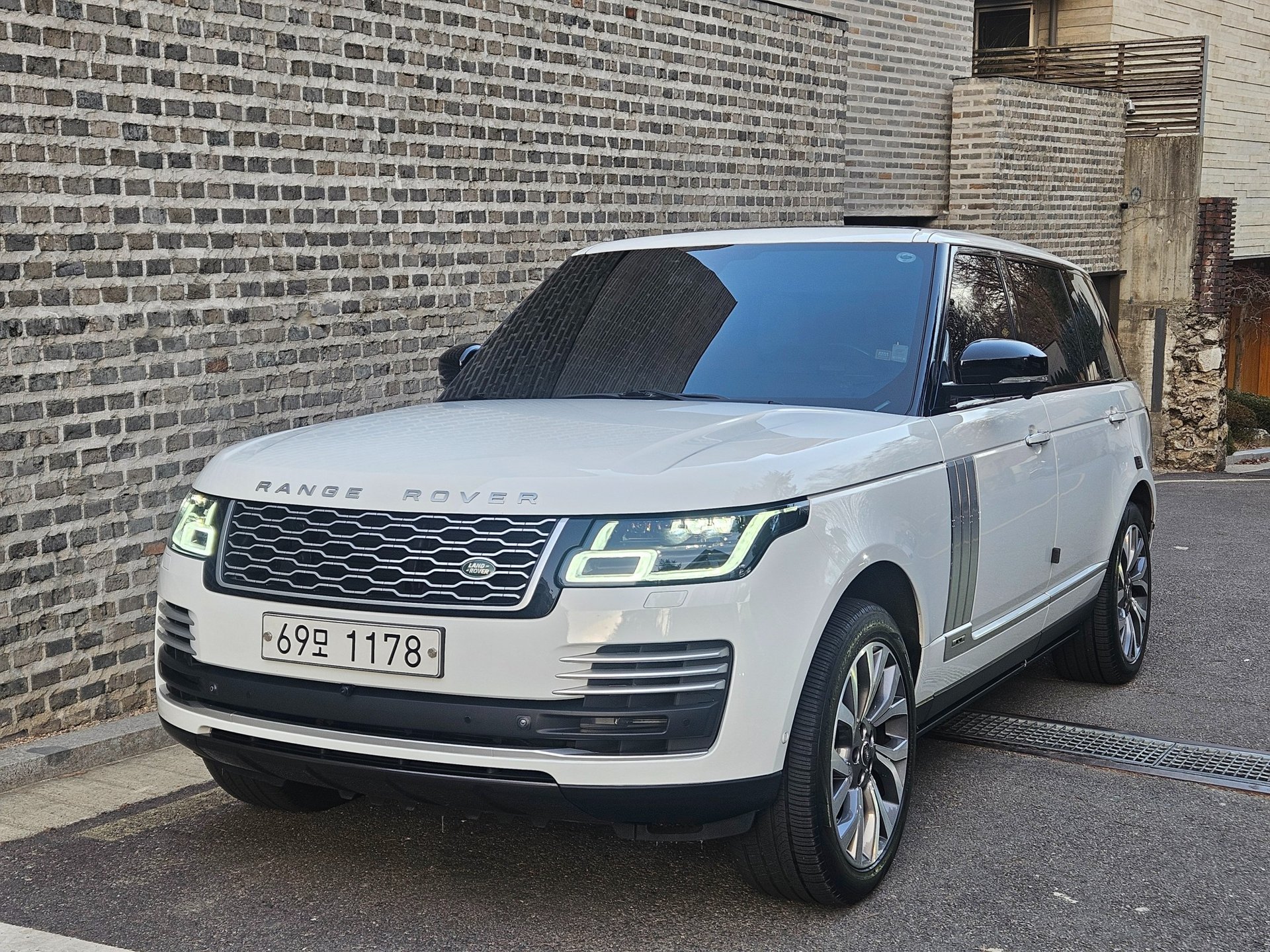 LAND ROVER RANGE ROVER - View 1