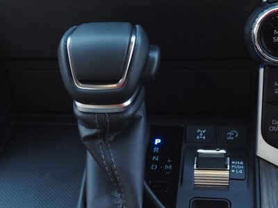 صورة مصغرة 57 لـ 2023 Toyota LAND CRUISER 300