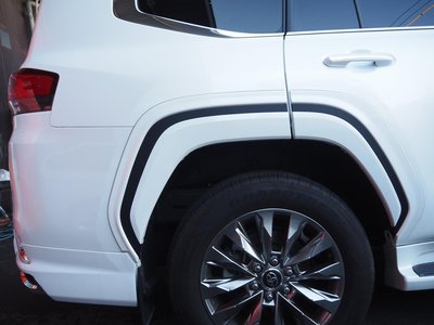 صورة مصغرة 34 لـ 2023 Toyota LAND CRUISER 300