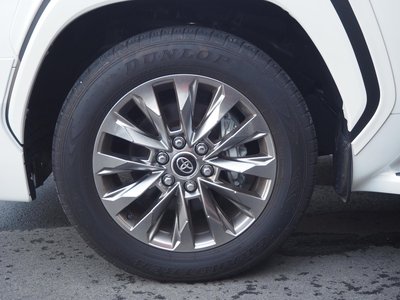 صورة مصغرة 25 لـ 2023 Toyota LAND CRUISER 300