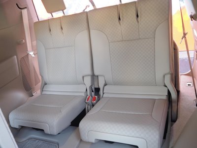 صورة مصغرة 17 لـ 2023 Toyota LAND CRUISER 300