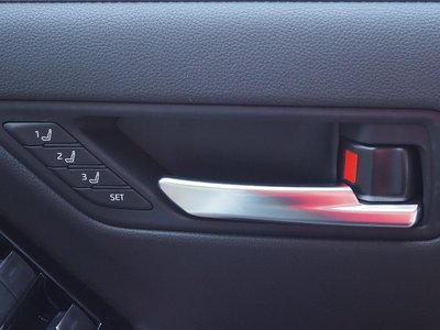 صورة مصغرة 75 لـ 2023 Toyota LAND CRUISER 300
