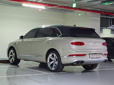 BENTLEY BENTAYGA - 3