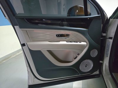 BENTLEY BENTAYGA - 5