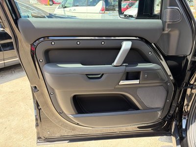 صورة مصغرة 35 لـ 2024 LAND Rover DEFENDER