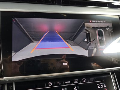2021 AUDI A8 — миниатюра 21