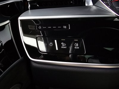 2021 AUDI A8 — миниатюра 30