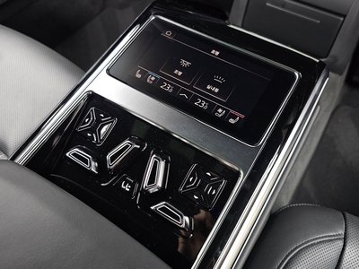 2021 AUDI A8 — миниатюра 33
