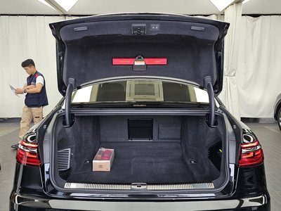 2021 AUDI A8 — миниатюра 26