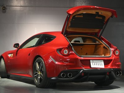 FERRARI FF - 9