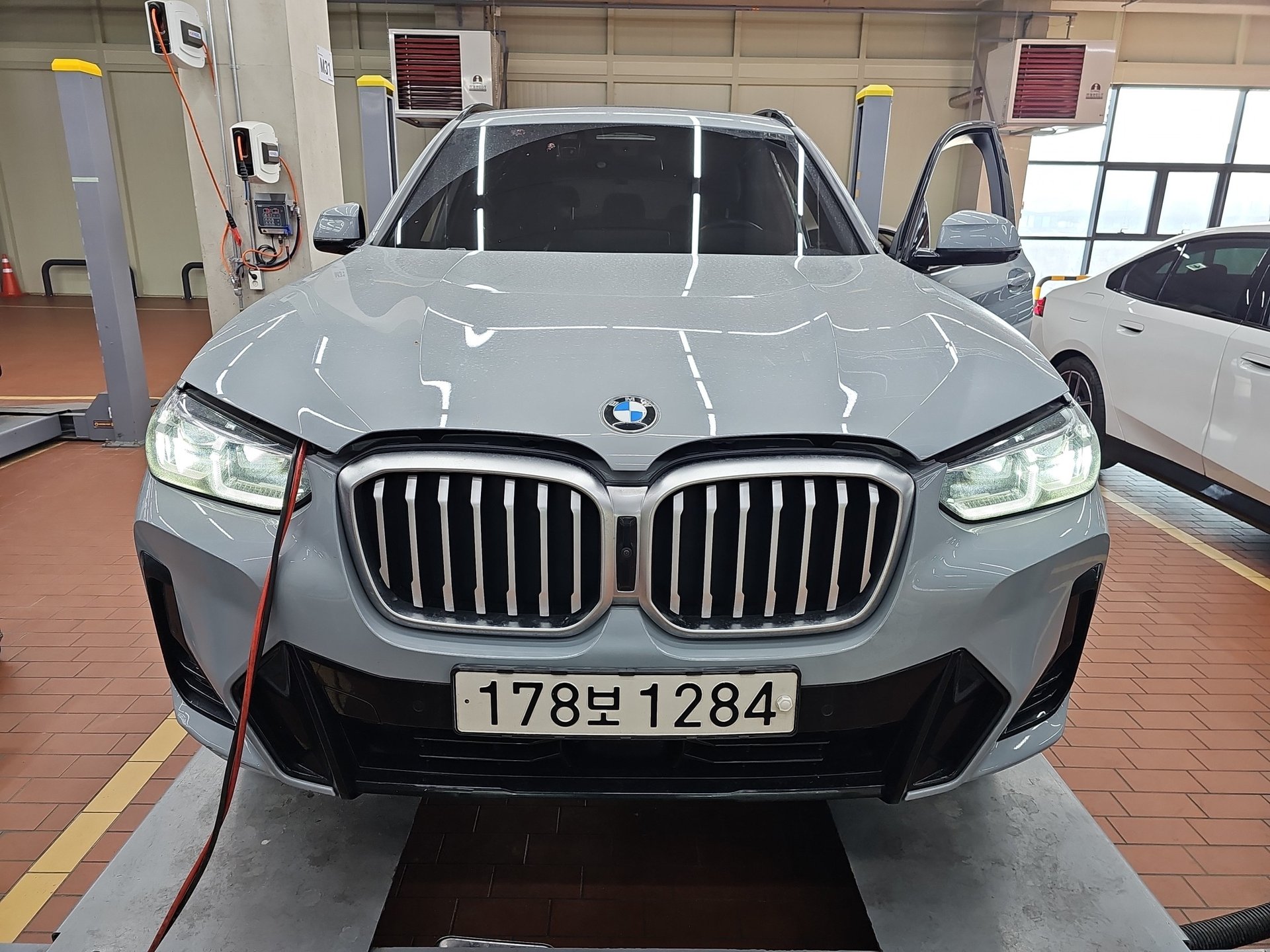 BMW X3 - View 1