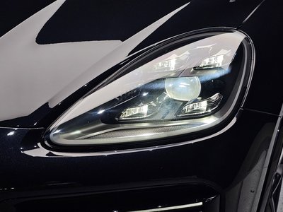 2019 Porsche CAYENNE photo 9