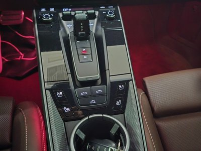 صورة 9 لـ 2024 Porsche 911