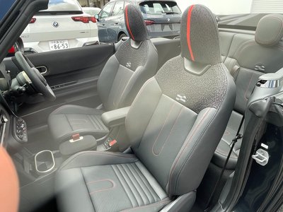 صورة 14 لـ 2025 MINI COOPER CONVERTIBLE