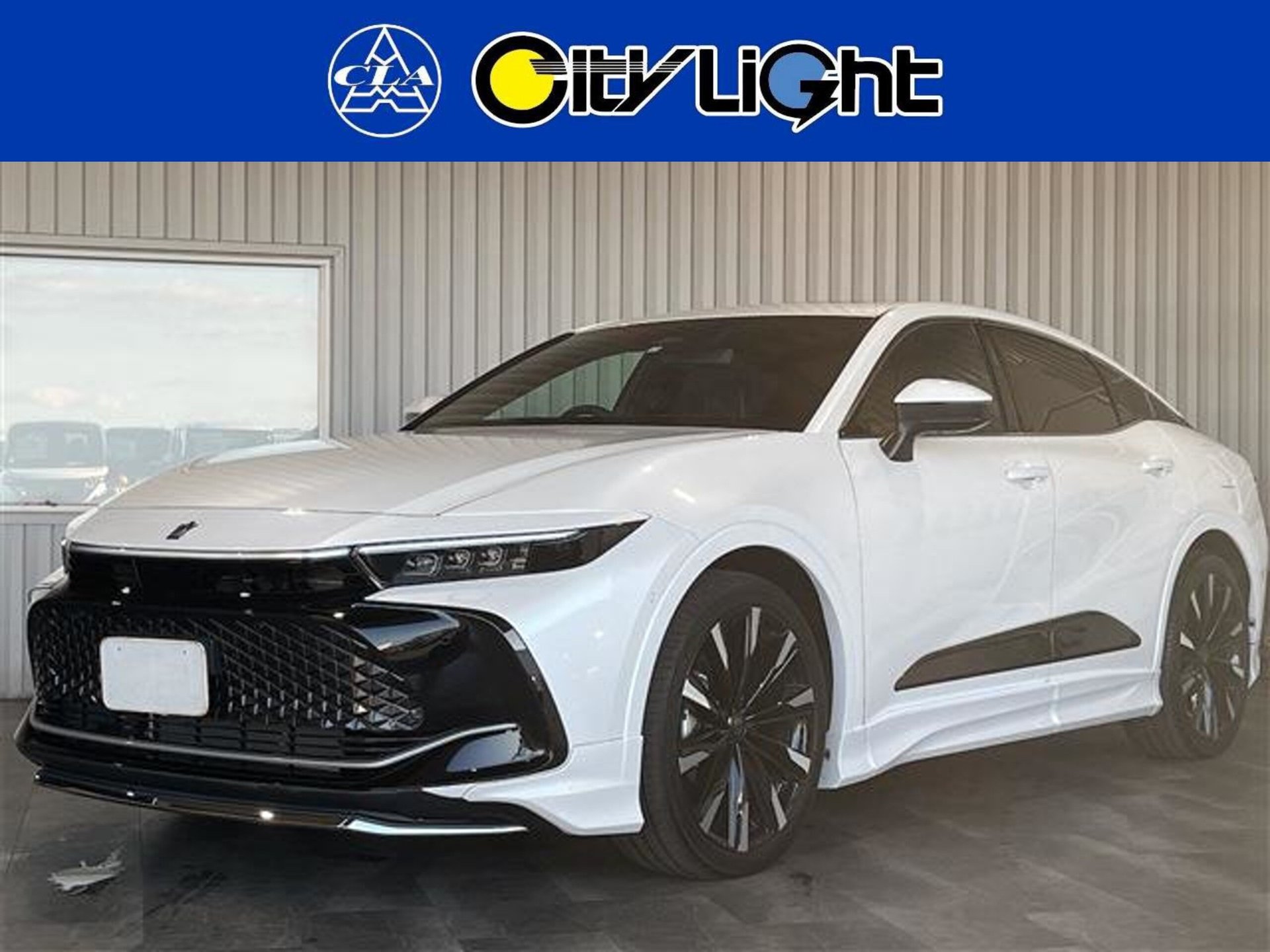 TOYOTA CROWN CROSSOVER - View 1