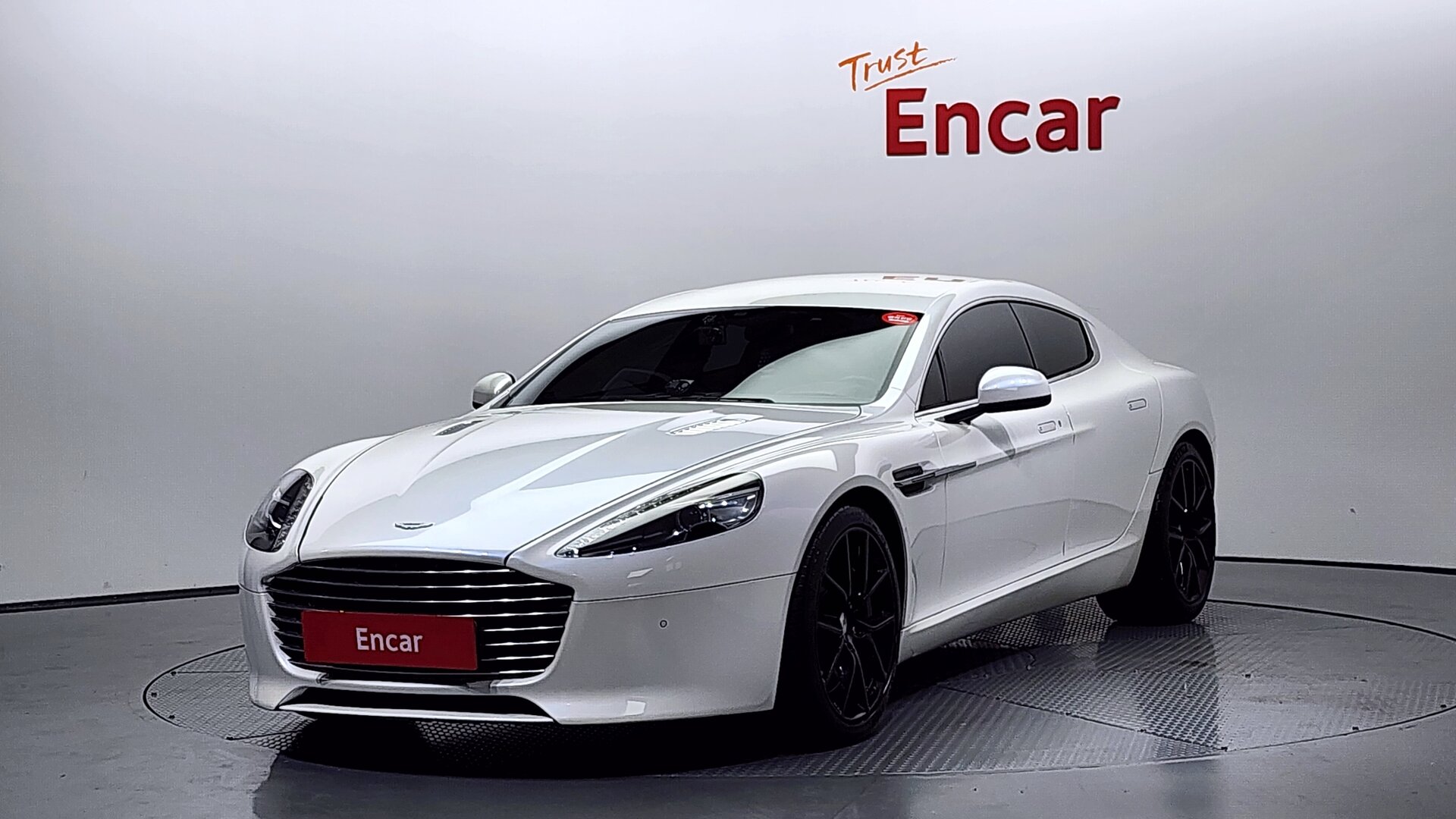 ASTON MARTIN RAPID - View 1