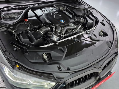 BMW 8 SERIES - 7