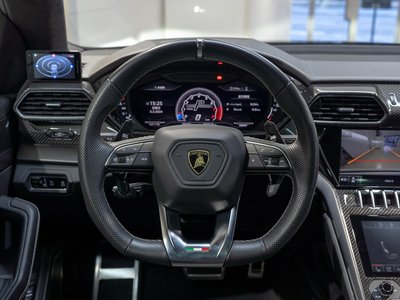 LAMBORGHINI URUS - 9