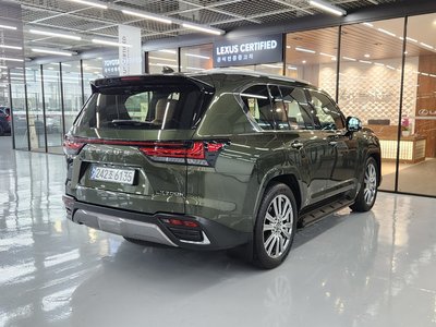 2025 Lexus LX — фото 5