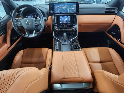 صورة 4 لـ 2025 Lexus LX