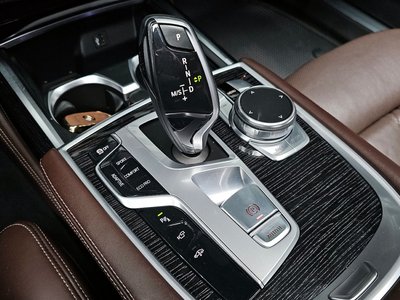 BMW 7 SERIES - 9