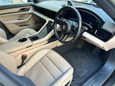 2023 Porsche TAYCAN 照片 8