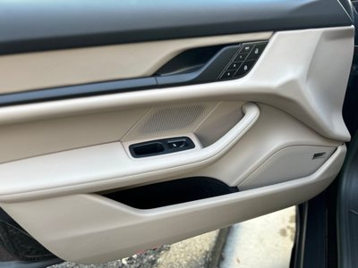 2023 Porsche TAYCAN thumbnail 15