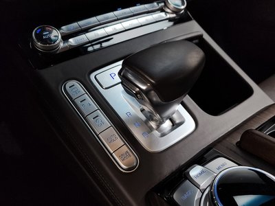 2019 Genesis G90 — фото 9